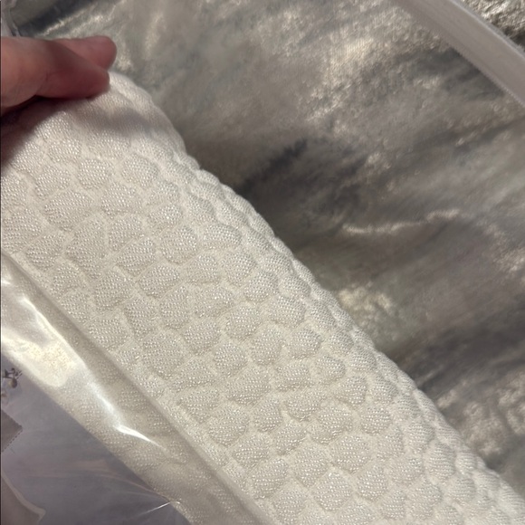 Hudson Park Collection Signature Matelasse King Cover Coverlet - Picture 3 of 8